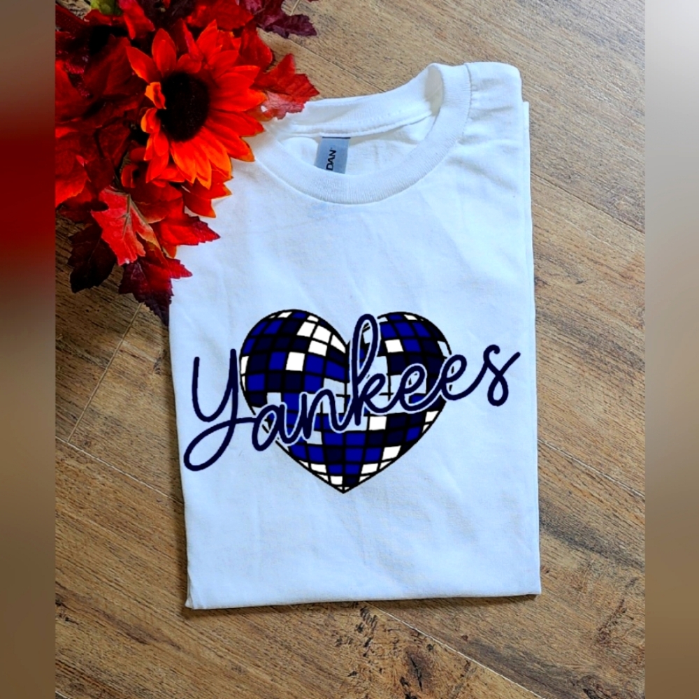 Cute in my yankees era popular MLB championship NY YANKEES tee